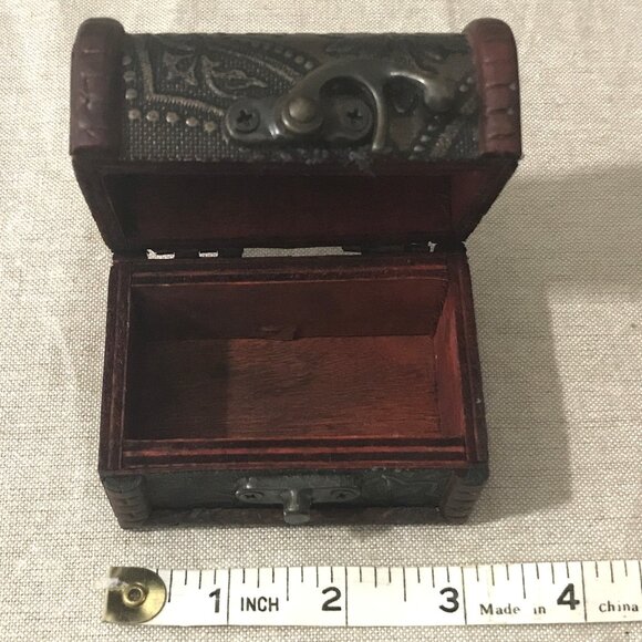 Vintage Wooden Mini Treasure Chest Box - Picture 11 of 12